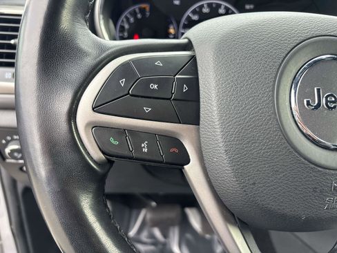 Certified 2021 Jeep Grand Cherokee Laredo image 19