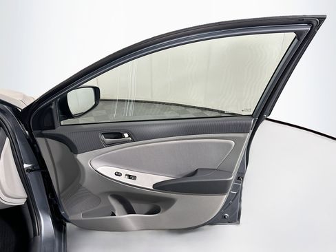 Used 2017 Hyundai Accent SE image 28