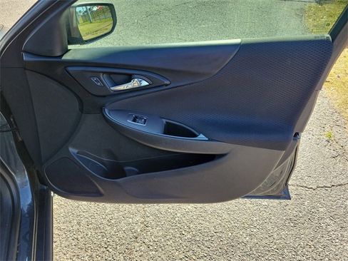 Used 2018 Chevrolet Malibu LS image 32