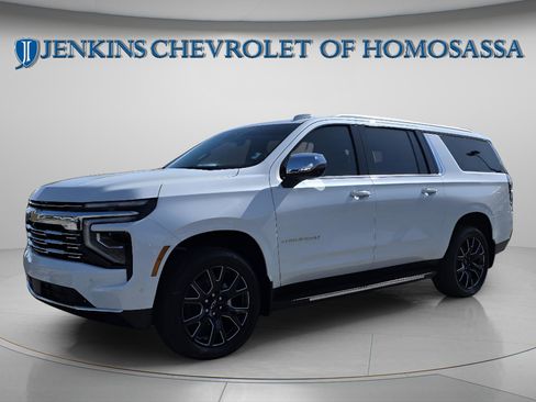 New 2026 Chevrolet Suburban Premier image 2
