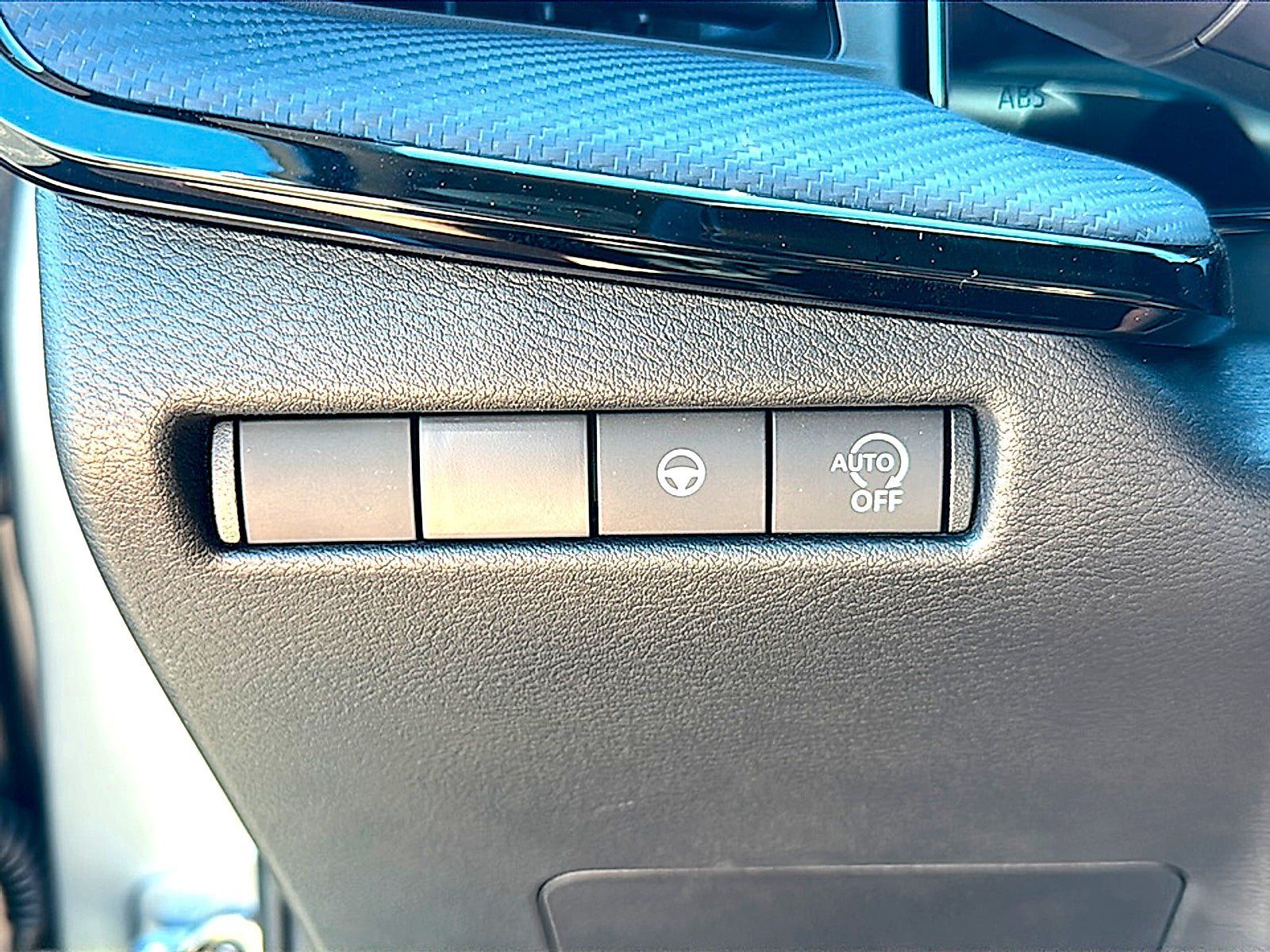 New 2026 Nissan Kicks SR w/ Cold Weather Package FWD image 25