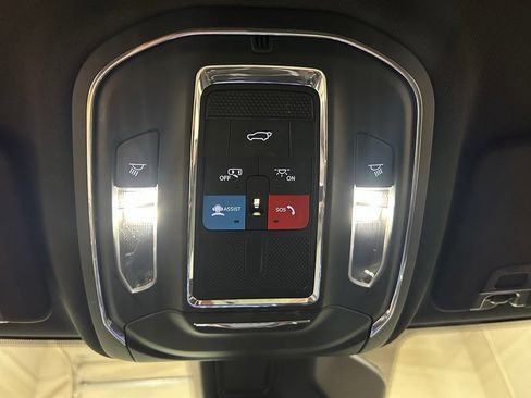 Used 2023 Jeep Grand Cherokee L Laredo AWD/4WD image 27