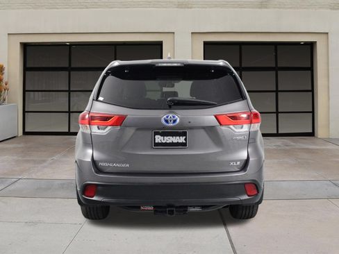 Used 2019 Toyota Highlander XLE AWD/4WD image 5