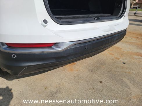 Used 2022 GMC Terrain AT4 w/ Infotainment Package II image 39