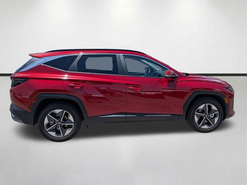 Used 2025 Hyundai Tucson SEL FWD image 3