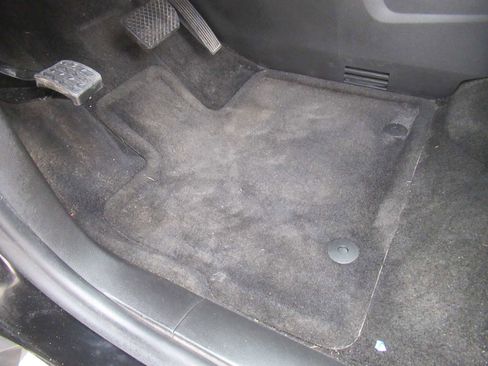 Used 2017 GMC Terrain SLE w/ Technology Package image 21