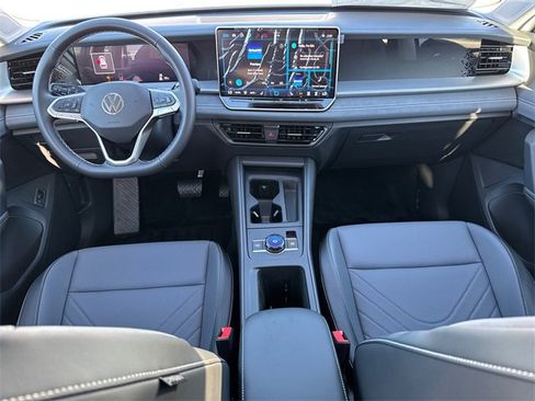 New 2026 Volkswagen Tiguan SE image 28