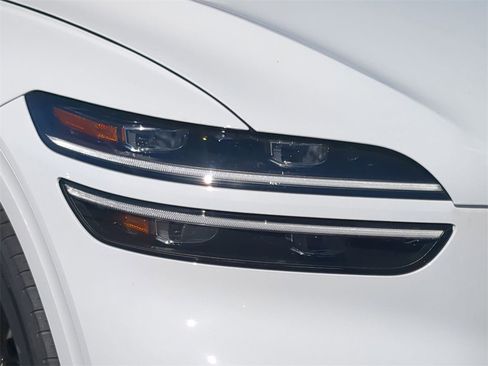Used 2025 Genesis GV70 3.5T Sport w/ Sport Prestige Package image 9