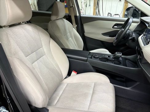 Used 2025 Nissan Rogue SV AWD/4WD image 17