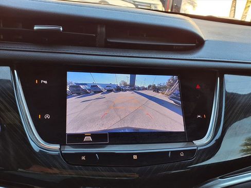 Used 2021 Cadillac XT6 Premium Luxury image 25