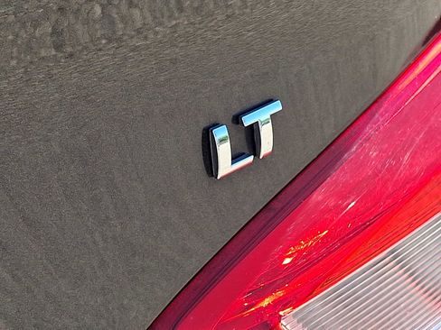 Used 2017 Chevrolet Cruze LT FWD image 30