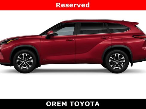 New 2026 Toyota Highlander XLE image 4