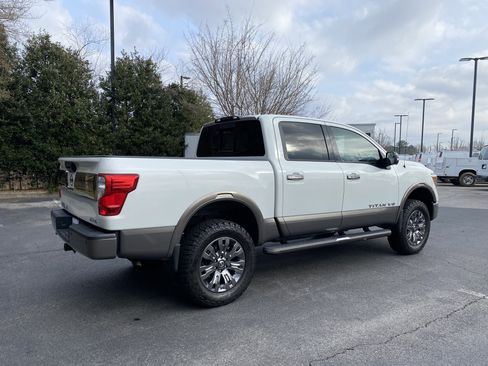 Used 2018 Nissan Titan Platinum Reserve image 10