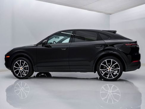 Certified 2023 Porsche Cayenne S AWD/4WD image 2