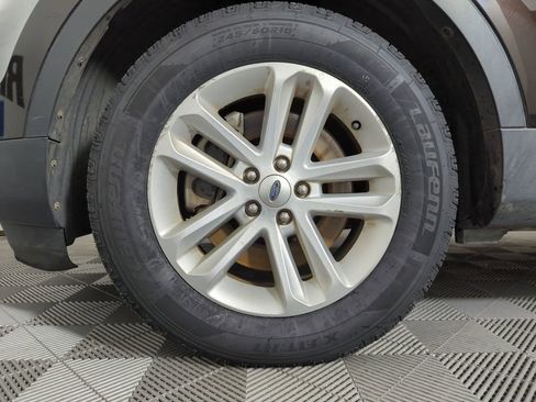 Used 2014 Ford Explorer XLT w/ Equipment Group 202A image 21