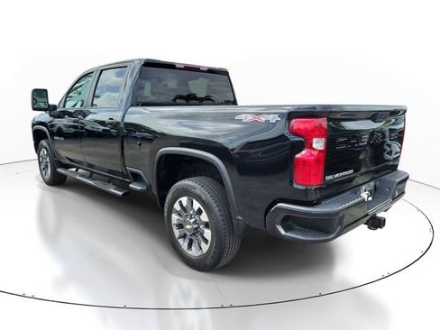 Used 2023 Chevrolet Silverado 2500 Custom w/ Custom Convenience Package AWD/4WD image 3