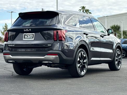 Certified 2026 Kia Sorento EX AWD/4WD image 3
