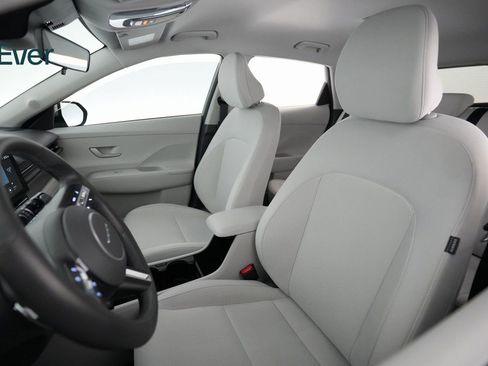 Used 2024 Hyundai Kona SEL image 7