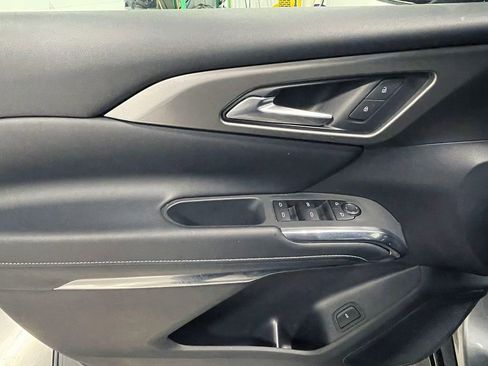 Used 2026 Chevrolet Traverse LT image 22