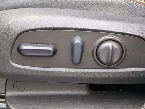 Used 2023 GMC Terrain AT4 image 21