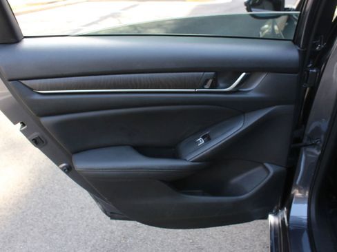 Used 2020 Honda Accord EX-L image 21
