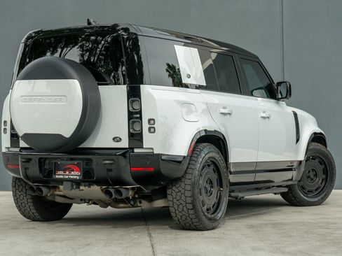 Used 2023 Land Rover Defender 110 image 7