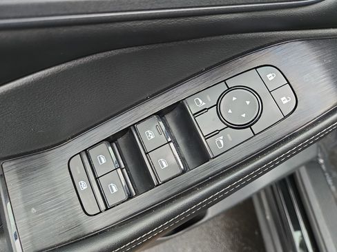 Used 2022 Nissan Rogue SV w/ SV Premium Package image 15