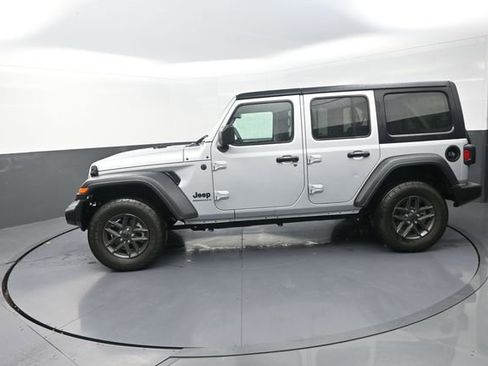 Used 2024 Jeep Wrangler Unlimited Sport AWD/4WD image 47