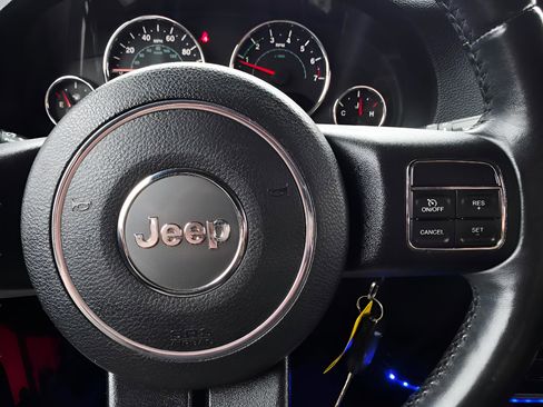 Used 2014 Jeep Wrangler Rubicon w/ Power Convenience Group image 24