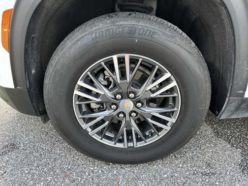 Certified 2026 Chevrolet Traverse LT FWD image 12