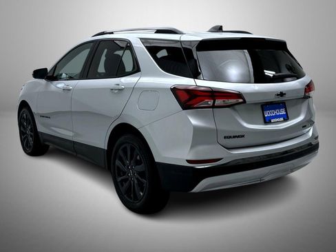 Used 2022 Chevrolet Equinox RS w/ Infotainment Package image 7