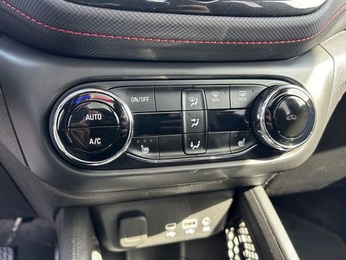 Used 2023 Chevrolet TrailBlazer RS w/ Sun and Liftgate Package image 29