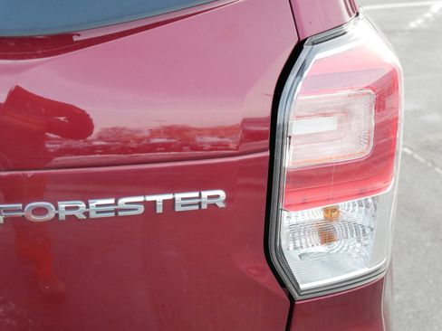 Used 2018 Subaru Forester 2.5i Premium w/ All-Weather Package image 17