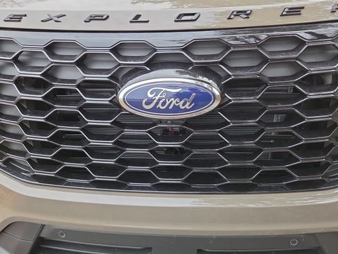 New 2026 Ford Explorer ST-Line image 7