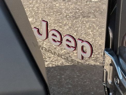 Used 2024 Jeep Wrangler Unlimited Rubicon w/ Safety Group image 29