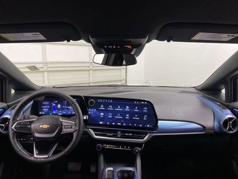 Used 2025 Chevrolet Equinox EV LT w/ Convenience Package image 12