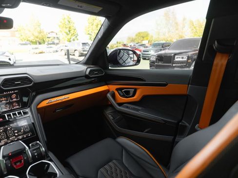 Used 2024 Lamborghini Urus S AWD/4WD image 27