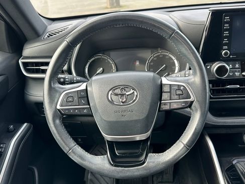 Used 2022 Toyota Highlander XSE image 19