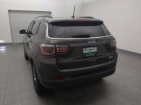 Used 2018 Jeep Compass Latitude w/ Popular Equipment Group FWD image 6