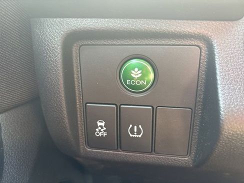 Used 2021 Honda HR-V LX image 19