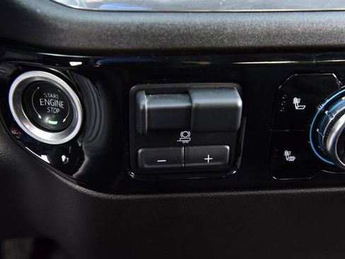 Used 2025 GMC Sierra 1500 SLT image 16