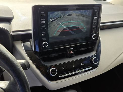 Used 2020 Toyota Corolla LE image 21