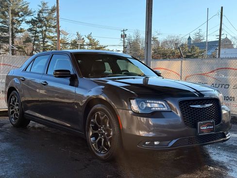 Used 2016 Chrysler 300 S w/ 300S Premium Group image 6