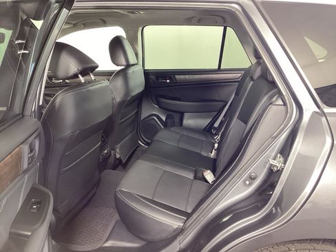 Used 2018 Subaru Outback 2.5i Limited AWD/4WD image 14