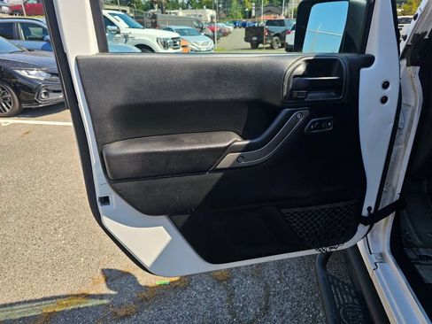 Used 2018 Jeep Wrangler Unlimited Sport S AWD/4WD image 21