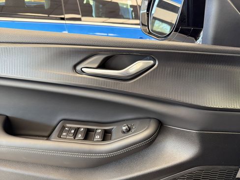 New 2025 Jeep Grand Cherokee Altitude image 15