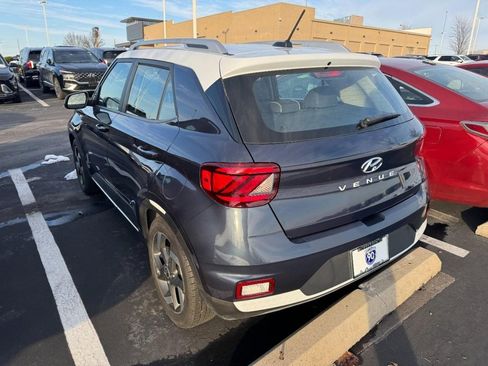 Certified 2023 Hyundai Venue Limited w/ Cargo Package image 4
