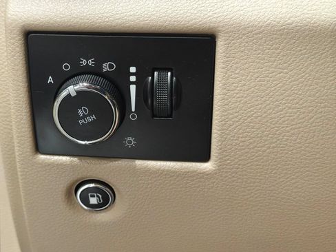 Used 2018 Jeep Grand Cherokee Overland AWD/4WD image 56