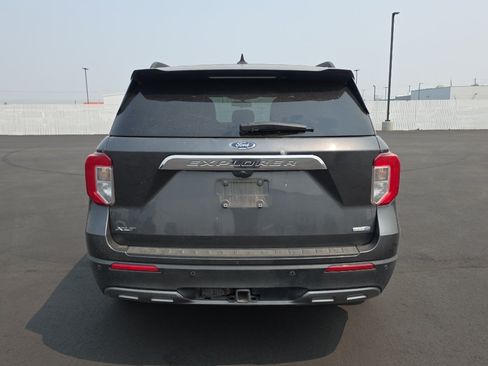 Used 2020 Ford Explorer XLT w/ Equipment Group 202A AWD/4WD image 7