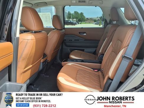New 2026 Nissan Pathfinder Platinum FWD image 9